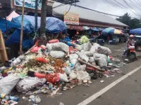 Pasar Rakyat Tanete Dikepung Sampah, Karang Taruna Tuntut Tindakan Tegas