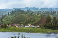 Pengetahuan Adat Terancam Punah di Balik Upaya Pelestarian Alam