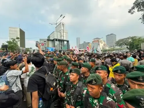 Keterlibatan TNI dan Komcad dalam Pengamanan Demo Mahasiswa Dikritiki Koalisi Masyarakat Sipil