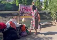 Ironi Kanal Rappocini: Saat Larangan Membuang Sampah Hanya Menjadi Pajangan