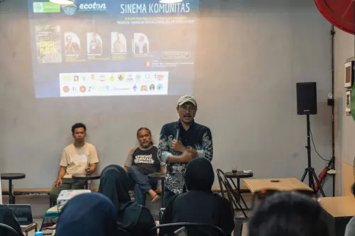 Pemuda Makassar Nobar Film 'Sungai Plastik', Diajak Pahami Hak dan Kelas Sungai