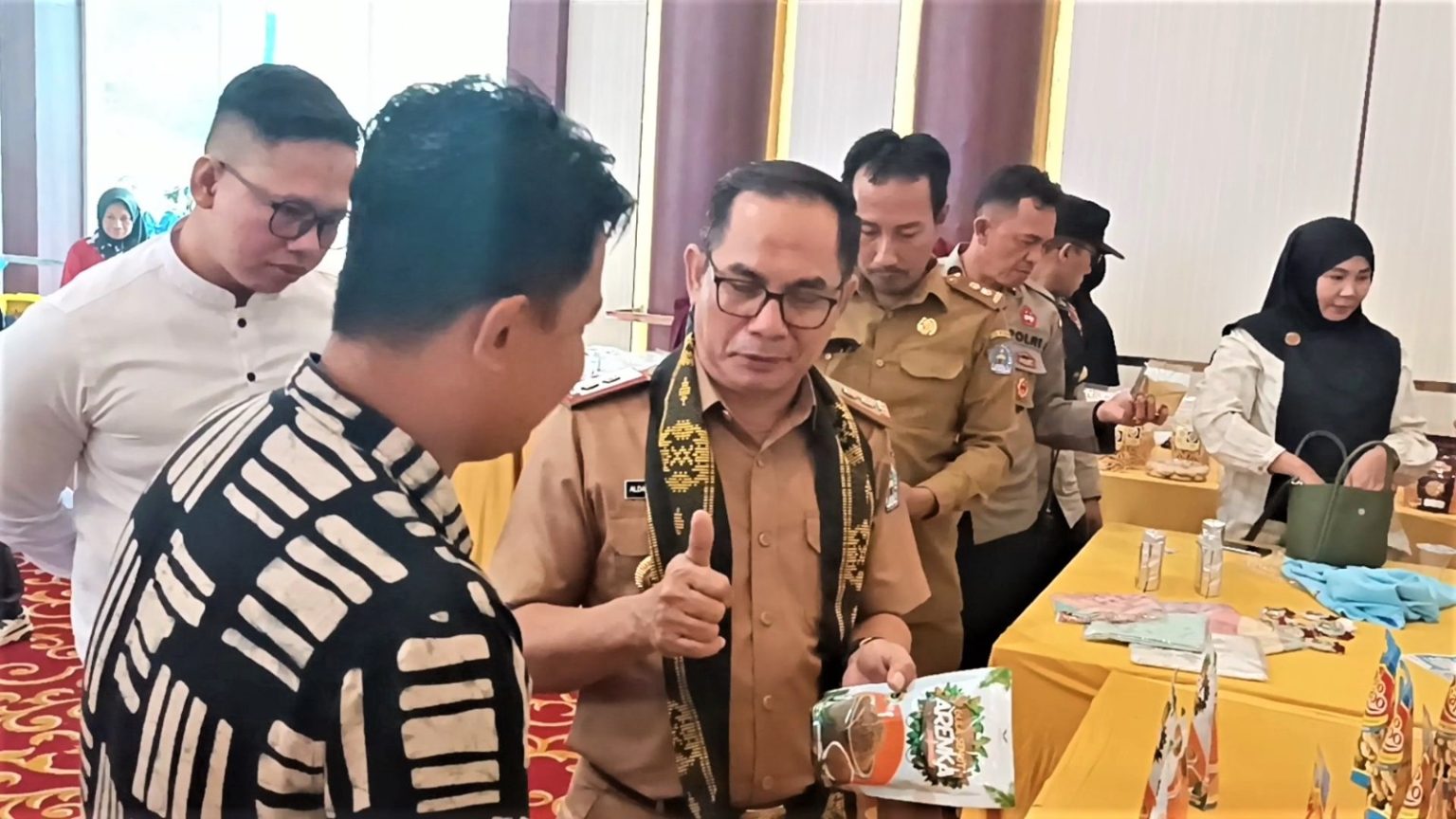 Kepala Disdagkop dan UMKM Kota Kendari Buka Pelatihan Pengembangan Kapasitas Usaha