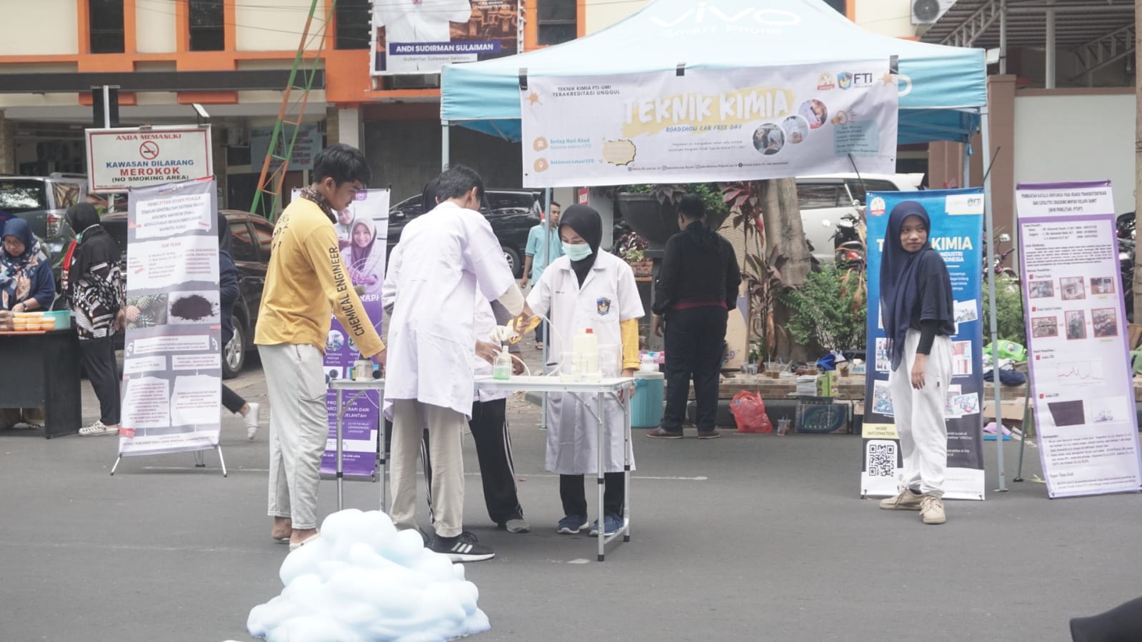 Mahasiswa Teknik Kimia FTI UMI Roadshow dengan Berbagai Atraksi Menarik