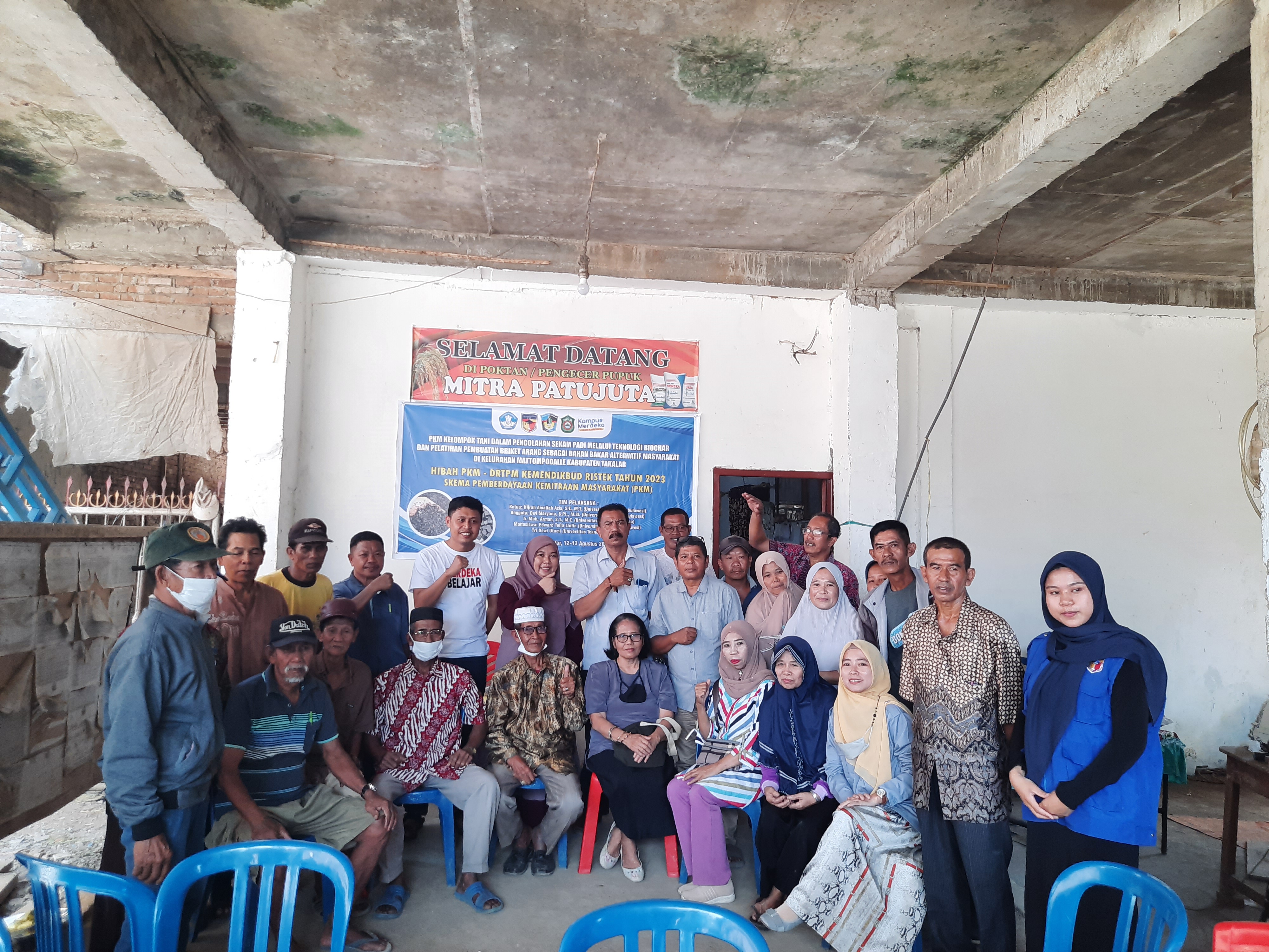 Tim PKM ini Mendorong Teknologi Biochar Menjadikan Arang Sekam Padi sebagai Briket Berkualitas di Takalar