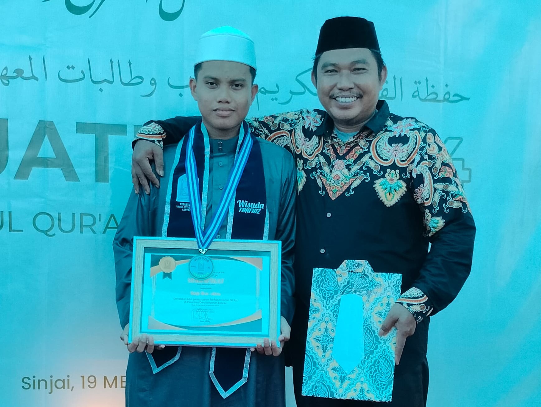 Kahfi Ibnu Abbas Raih Gelar Wisudawan Tahfiz Terbaik di Graduation 2024 Pondok Pesantren Darul Istiqamah