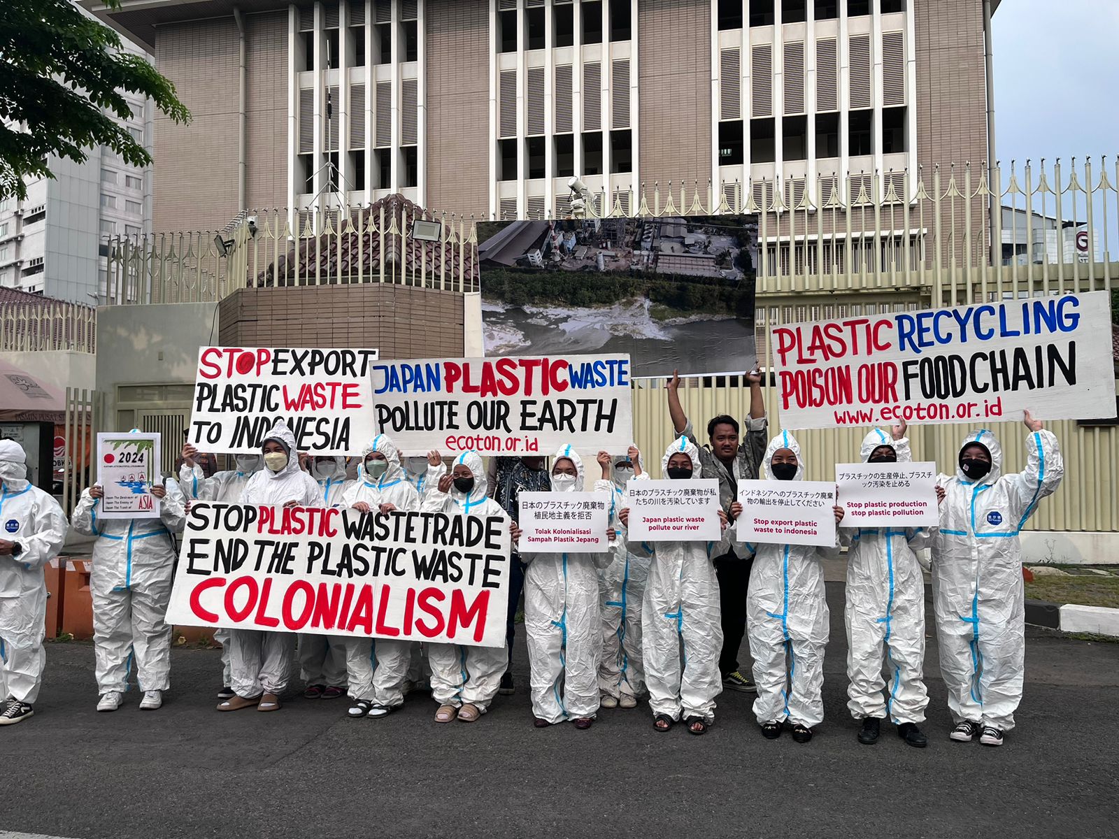 Aktivis Lingkungan Desak Konjen Jepang Hentikan Pengiriman Sampah Plastik ke Indonesia