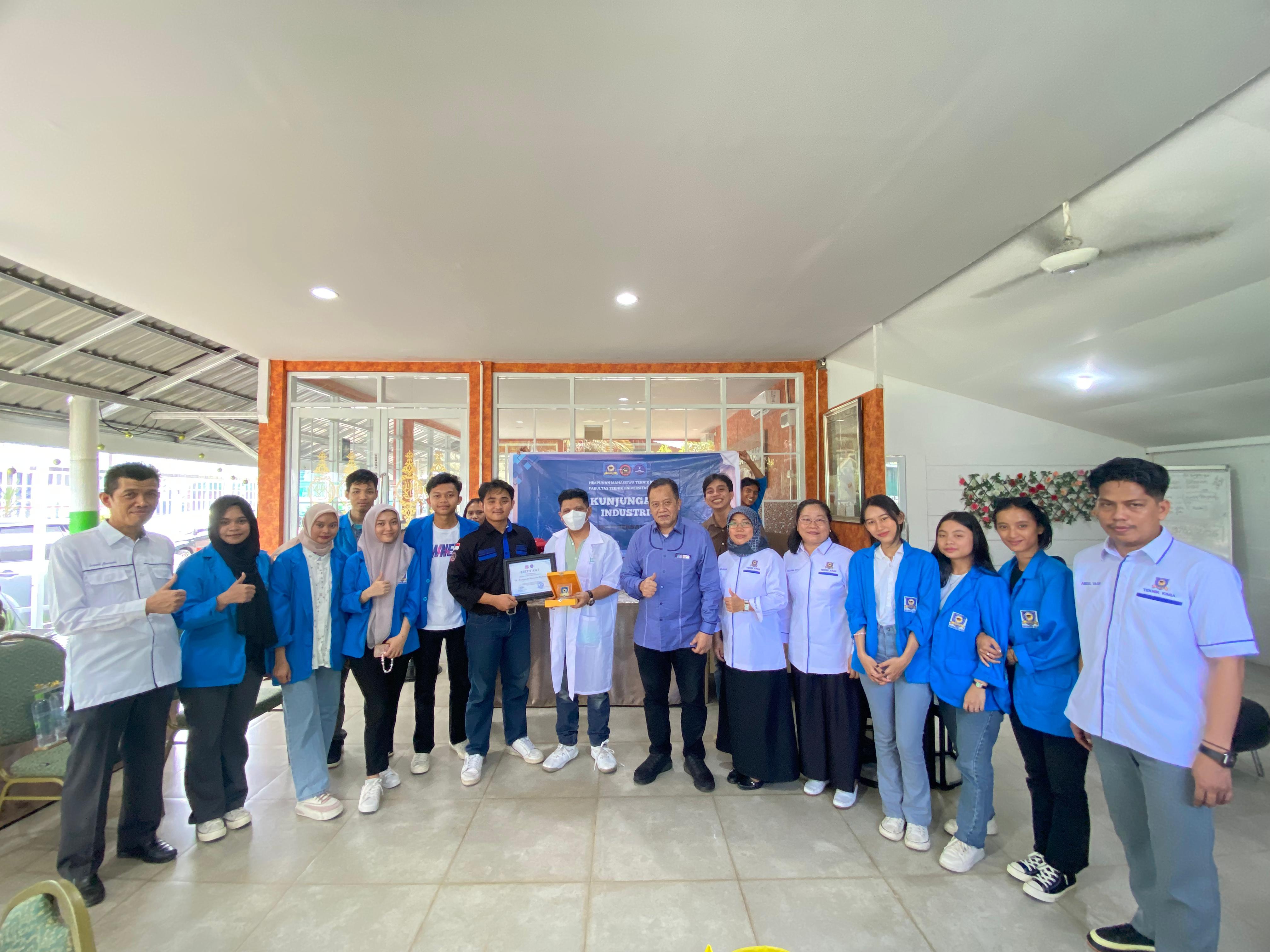 Kunjungi Pabrik Air Minum Alkali, Mahasiswa Teknik Kimia Unifa Menyaksikan Proses Produksi
