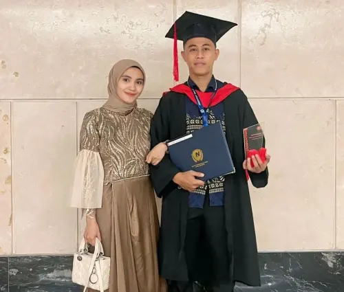 Membanggakan Daerah: Mahasiswa Jeneponto Raih Cumlaude dan Jadi Wisudawan Termuda di Pascasarjana ITB Nobel Indonesia