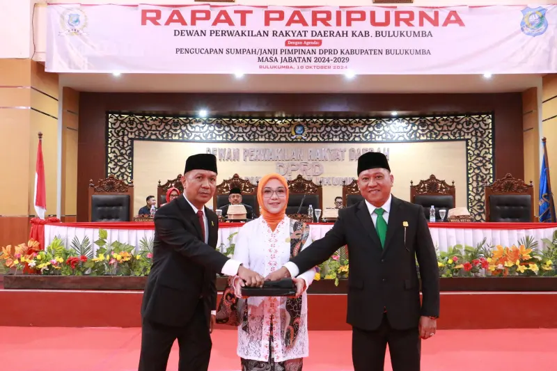 Umy Asyiatun Khadijah Pimpin DPRD Bulukumba