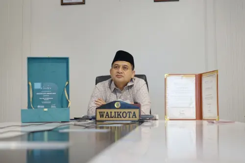 Wali Kota Makassar, Appi: Pohon Bukan Tiang Reklame, Segera Cabut Jika Dipaku