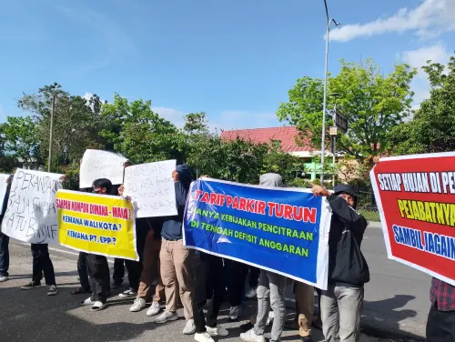 Mewah 1,7 M Milik Wali Kota dan 3,5 M Milik Pimpinan DPRD Kota Pekanbaru di Saat Efisiensi Anggaran