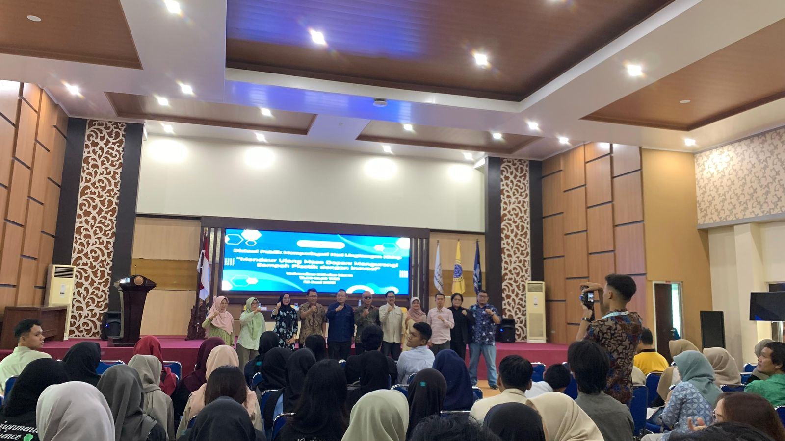 Mahasiswa Pascasarjana Ilmu Lingkungan UNS Serukan Komitmen Kurangi Sampah Plastik dari Hulu