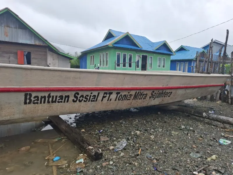PT TMS Perkuat Komitmen Sosial: Bantu Perahu, Sumur Bor, Jalan Lorong Hingga Air Bersih untuk Warga Dongkala