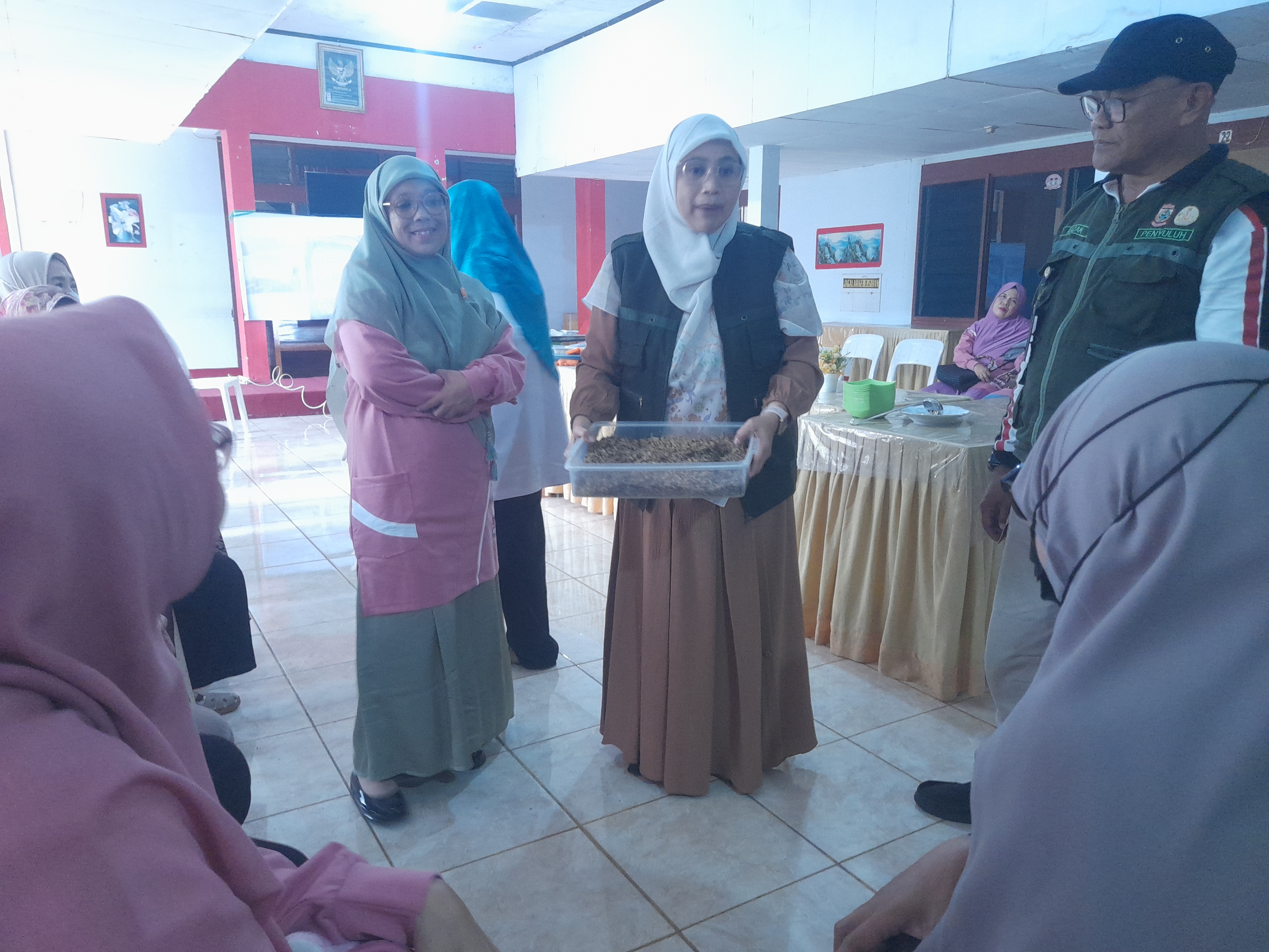Yeni Rahman Apresiasi Program Biokonversi Sampah UIT: Solusi Ekonomi dan Lingkungan