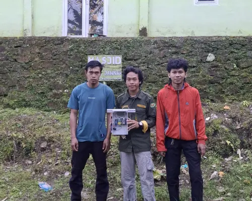 Mahasiswa Teknik UMI Kembangkan Sistem Monitoring Pembangkit Listrik di Desa Terpencil Gowa
