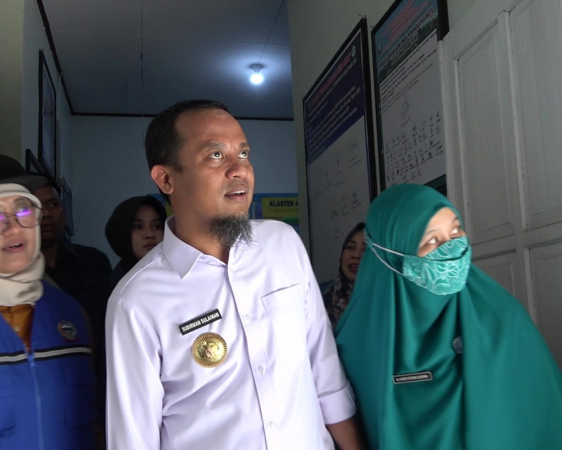 Andi Sudirman Sulaiman Tinjau Program Layanan Kesehatan Bergerak di Pangkep