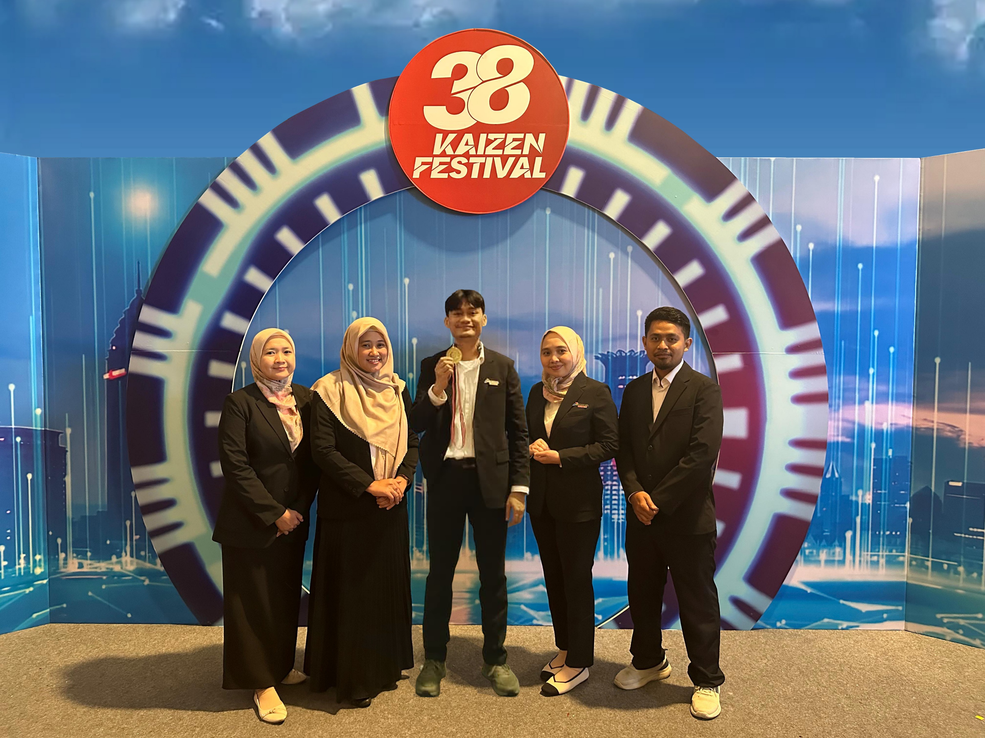 Kalahkan Ratusan Tim, Al-Fatih Pertamina Lubricants Sabet Medali Emas di Kaizen Festival Toyota ke-38