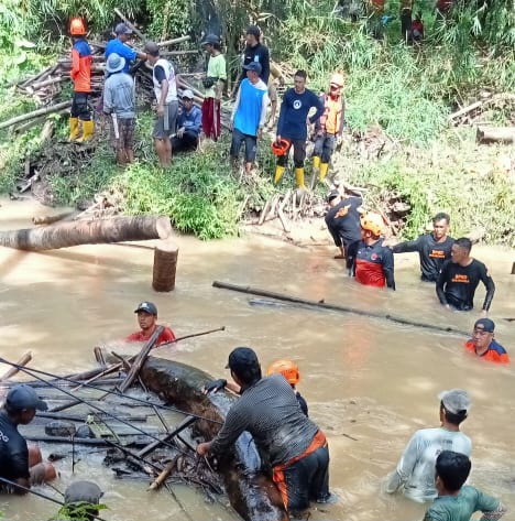 River Clean Up di Manyampa, Aksi Nyata Normalisasi Sungai Menjelang Puncak Musim Hujan