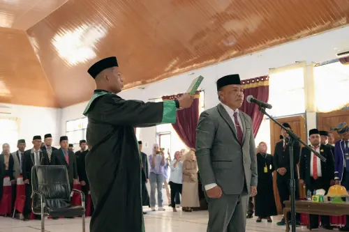 Bupati Adios Lantik La Ode Harwanto sebagai Sekda Buton Selatan