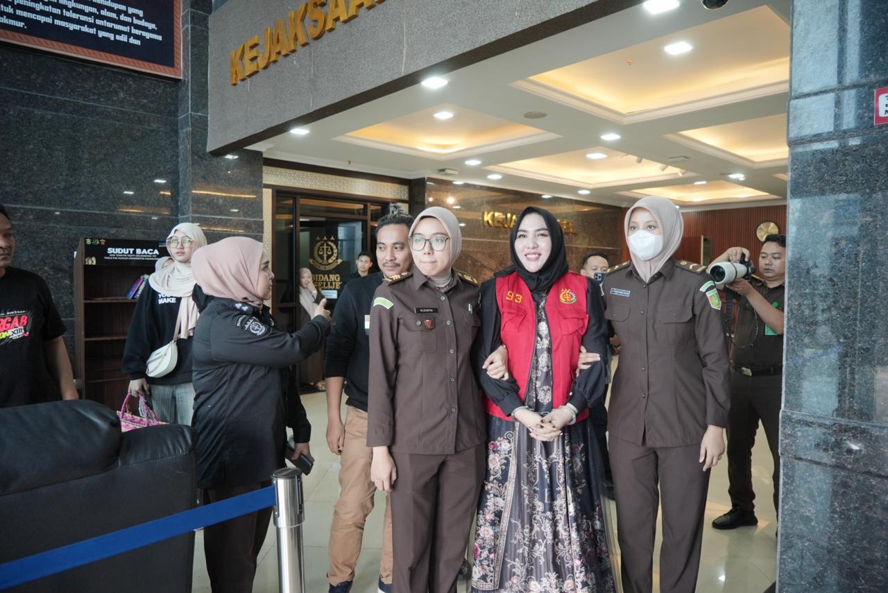 Kejati Sulsel Eksekusi Bos Skincare Mira Hayati ke Lapas Makassar