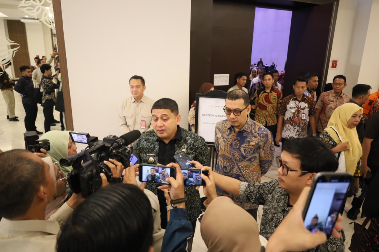 Pemkot Makassar Tata PKL Bertahap, Siapkan Lokasi Khusus dan Sentra UMKM
