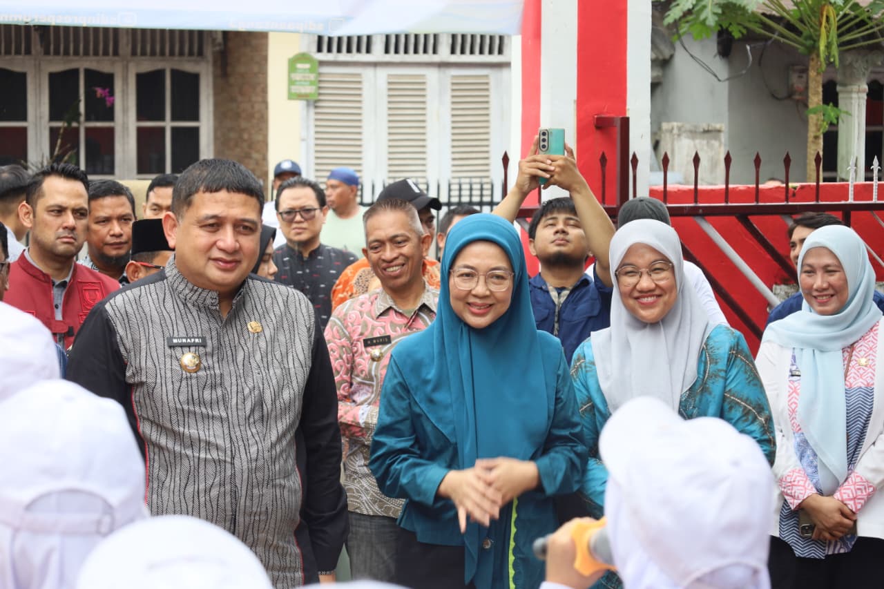 Bersama Ketua TP PKK, Munafri Resmikan UKS SD Inpres Perumnas Antang III