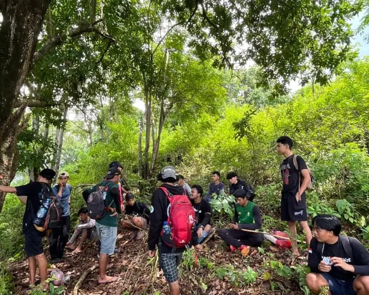 Karang Taruna Padanglampe Buka Jalur Pendakian Bulu Ceppi’e, Situs Batu Perahu Jadi Daya Tarik Utama