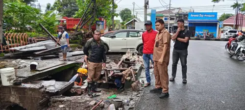 Lapak PKL Kambing 34 Tahun Tutupi Drainase, di Manuruki Kini Ditertibkan