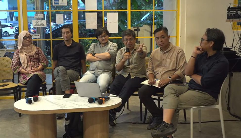 Kemerosotan Demokrasi Menghambat Perbaikan Kesejahteraan dan Transisi Energi