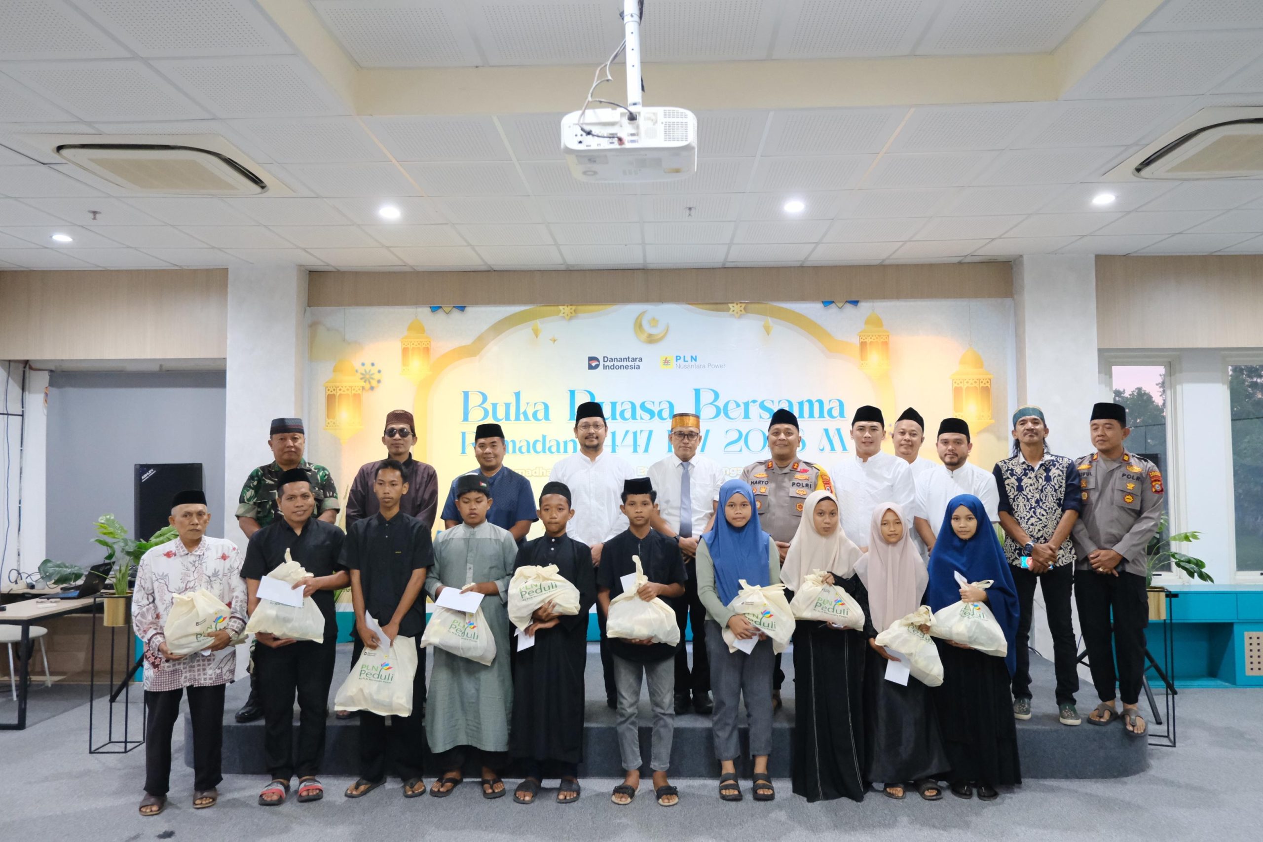 Perkuat Sinergi Ramadan, PLN Nusantara Power UP Punagaya Santuni Anak Yatim