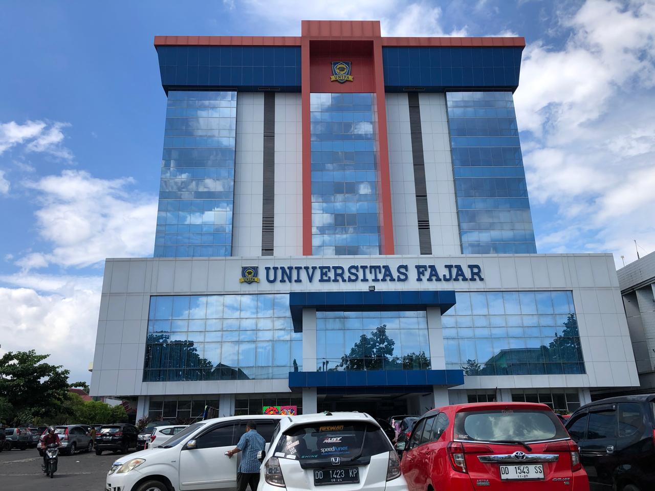 UNIFA Tembus Tiga Besar PTS Unggul Kampus Terbaik di Makassar Versi EduRank 2026