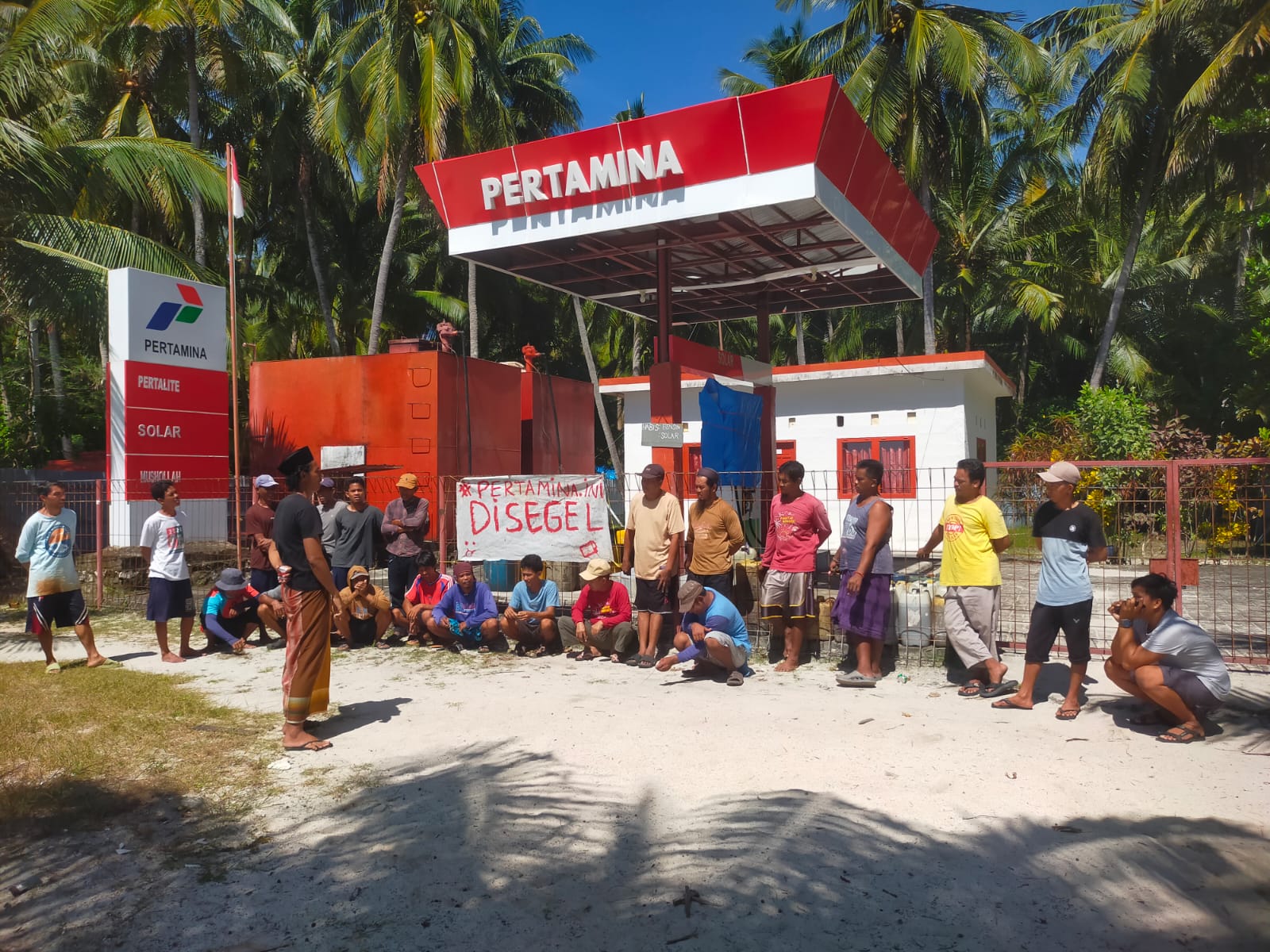 Jatah Subsidi Diduga 'Menguap', Nelayan Segel SPBUN Pulau Kapoposang