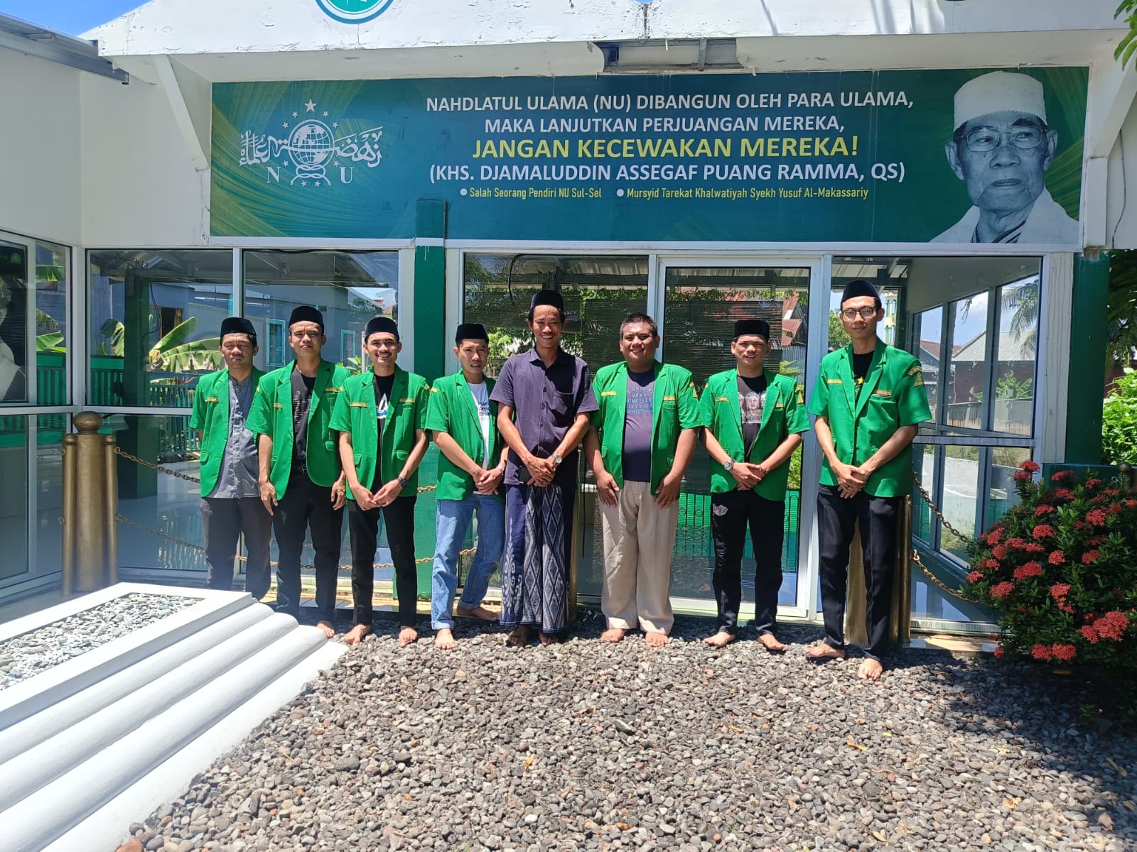 Jaga Tradisi dan Sanad Keilmuan, PAC GP Ansor Pangkajene Ziarah ke Makam Ulama Besar