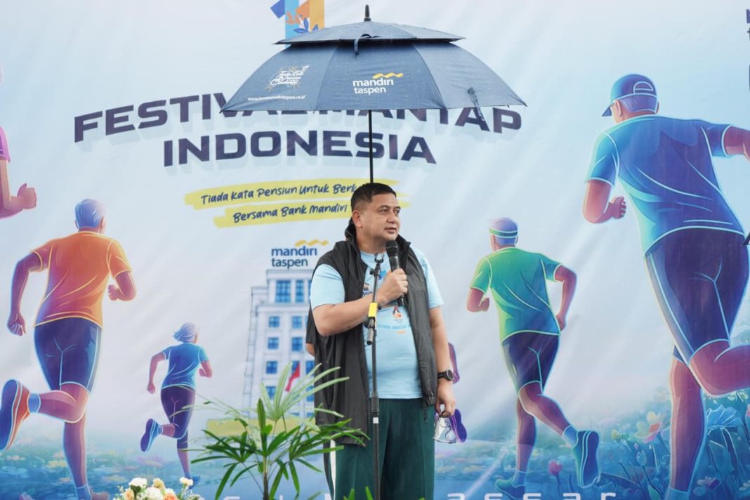 Wali Kota Makassar Munafri Arifuddin hadiri HUT ke-11 Bank Mandiri Taspen di Monumen Mandala. Simak rencana kolaborasi pemberdayaan pensiunan di Makassar.