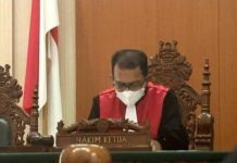 Hakim Tolak Praperadilan Bahar Ngitung, Status Tersangka Kasus Penipuan Rp10 Miliar Dinyatakan Sah Hakim Tolak Praperadilan Bahar Ngitung, Status Tersangka Kasus Penipuan Rp10 Miliar Dinyatakan Sah