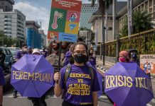 Pesta Babi, Kolonialisme Modern, dan Beban Sunyi Perempuan di Tengah Krisis Ekologi