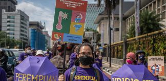 Pesta Babi, Kolonialisme Modern, dan Beban Sunyi Perempuan di Tengah Krisis Ekologi